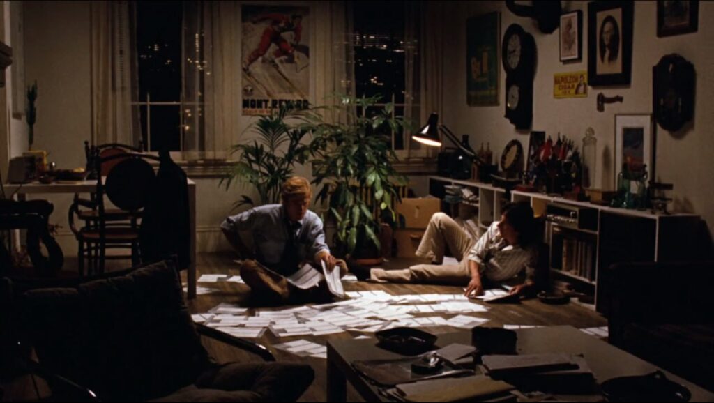 در این اداره و اتاق خواب تمام فساد یک رژیم فاش شده است