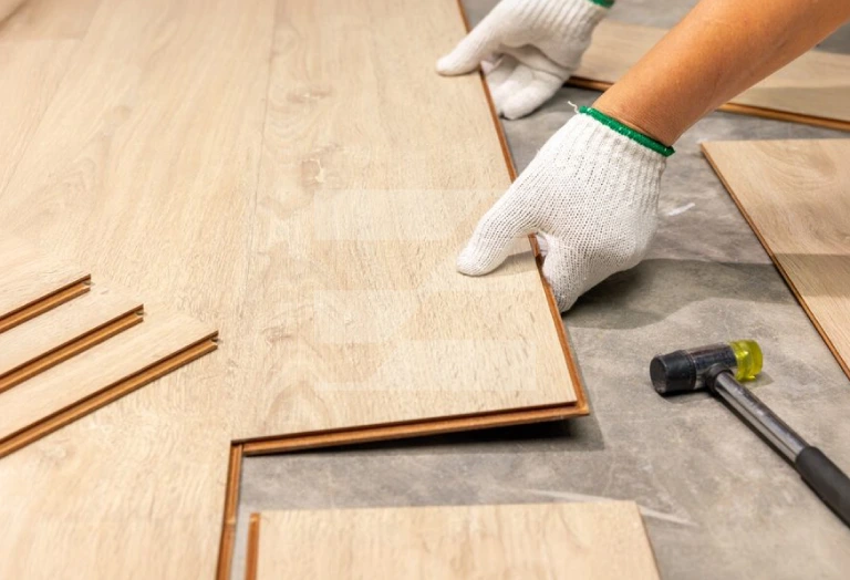 راه‌حل ساده و ارزان برای رفع درز میان لمینت؛ ۹۰ درصد نمی‌دانند