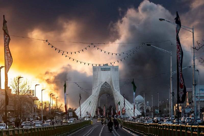 غریبانه‌ترین حالت برج آزادی؛ دود و باروت