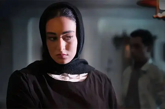 تصاویری از کاشان‌گردی بازیگر سریال «بی‌عاطفه»
