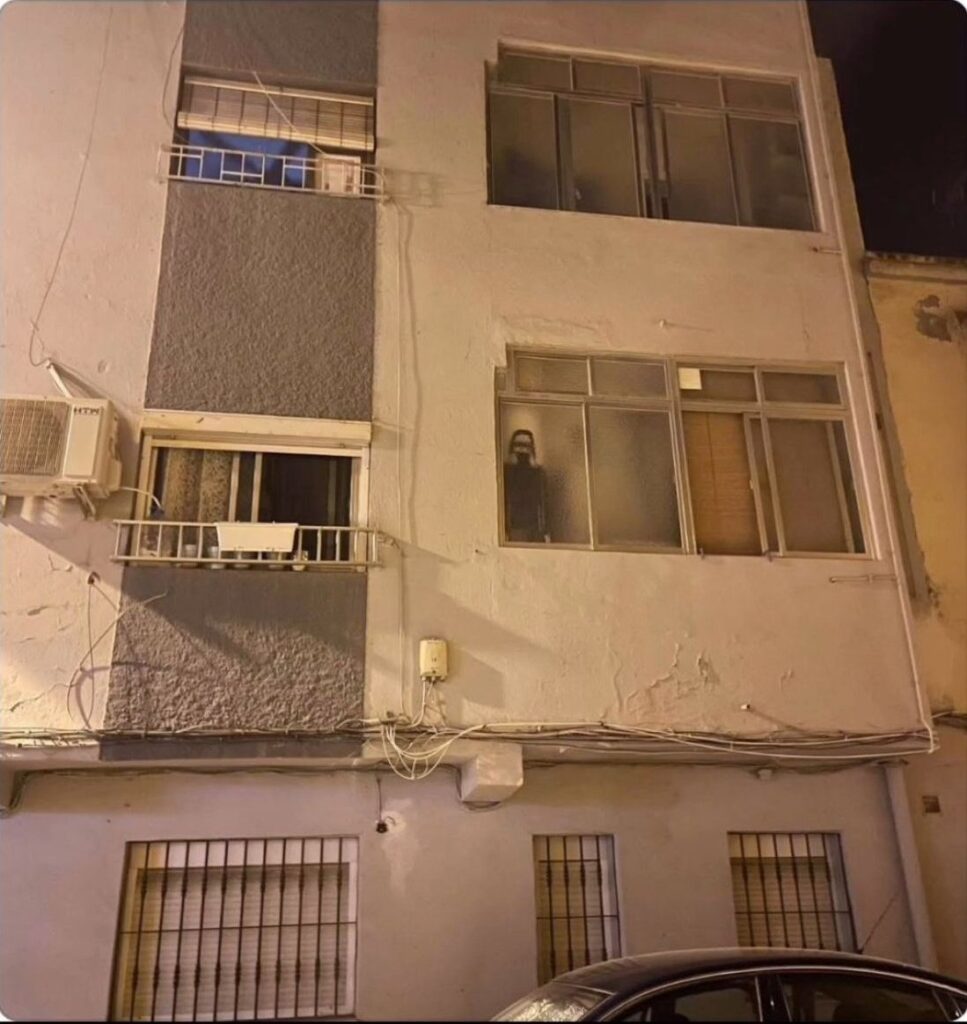 متفاوت‌ترین نمای یک پنجره در جهان؛ ترسناک و در تهران