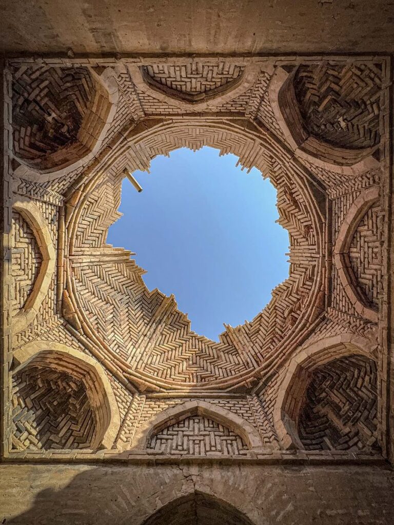 این شاهکار معماری و آجرکاری در نیشابور رها شده است