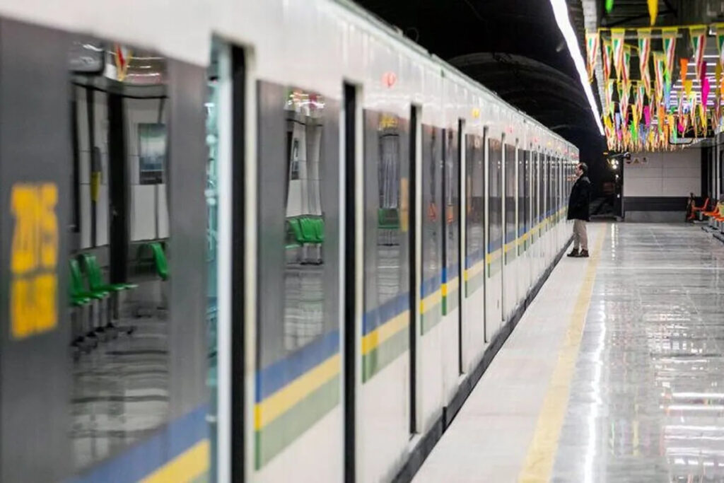 زشت‌ترین ایستگاه مترو تهران؛ راهروهای مخوف، جهان سرد