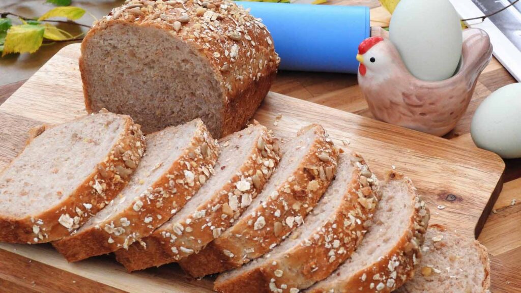 طرز تهیه نان خانگی در فر؛ عطر و طعم نان تازه نانوایی