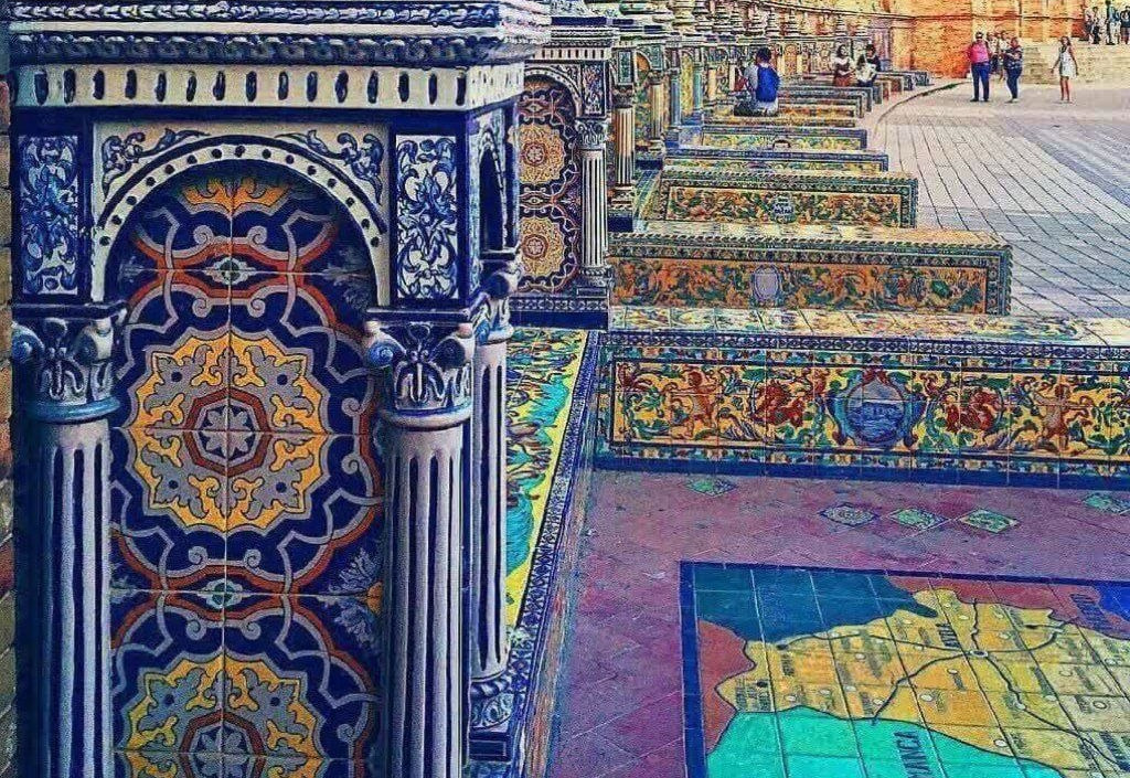 ردپای معماری ایرانی در قلب اسپانیا؛ شکوه میدان پلازای شهر سویا