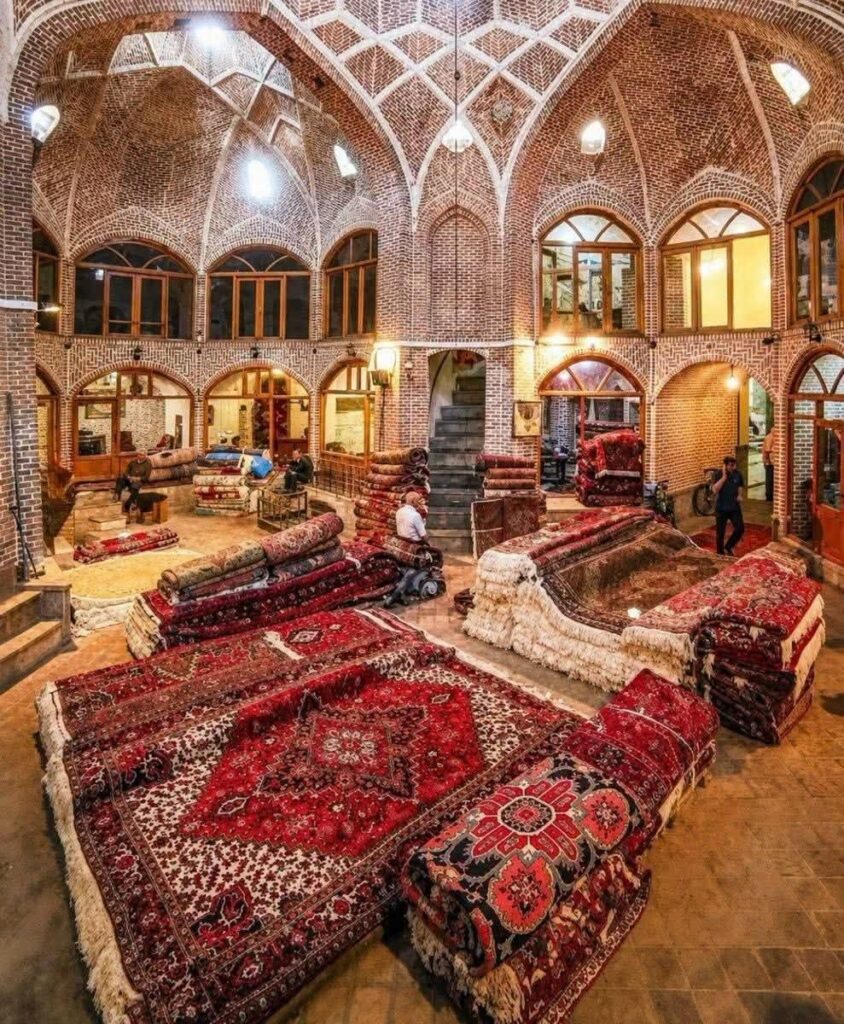 طاق‌های آجری، قالی‌های سرخ و تکامل هندسه؛ گوشه دنج بازار تبریز