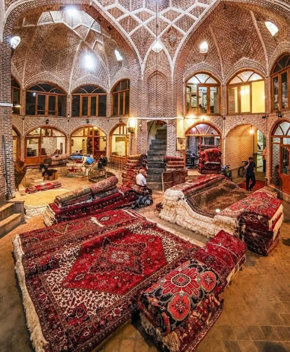 طاق‌های آجری، قالی‌های سرخ و تکامل هندسه؛ گوشه دنج بازار تبریز