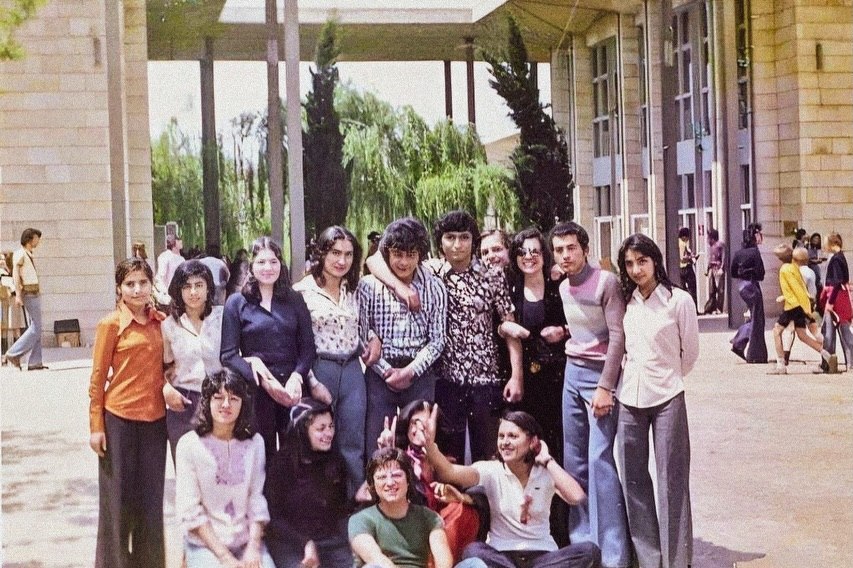 دبیرستان رازی در قاب دهه 50؛ مدرسه‌ای که فقط کلاس و نیمکت نبود